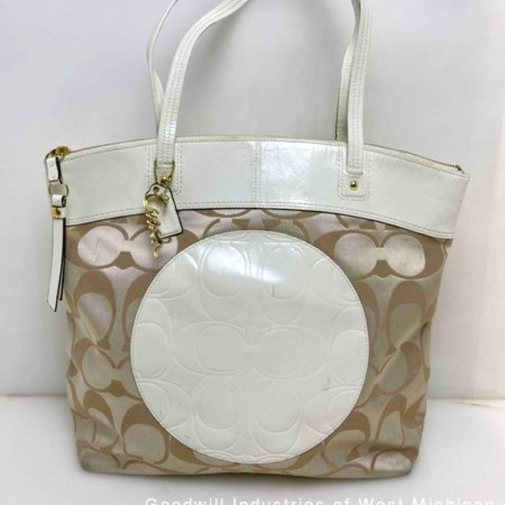 SUMMER TOTE BAG - COACH LAURA TOTE IN WHITE
